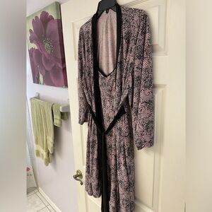 Marilyn Monroe Pink and Black Robe